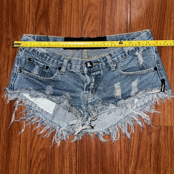 One teaspoon distressed short shorts blue denim size 28 button fringe - Picture 4 of 6